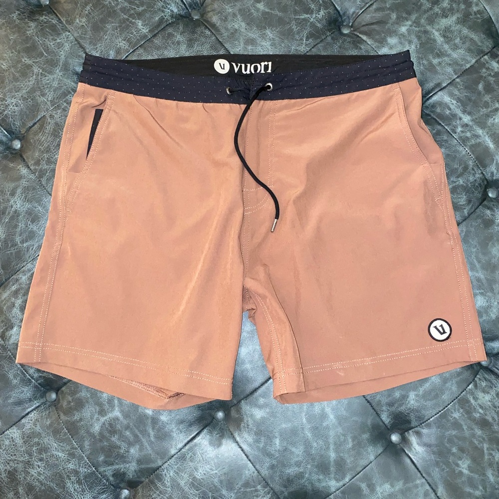 Vuori Bahia boardshorts. Size 33.